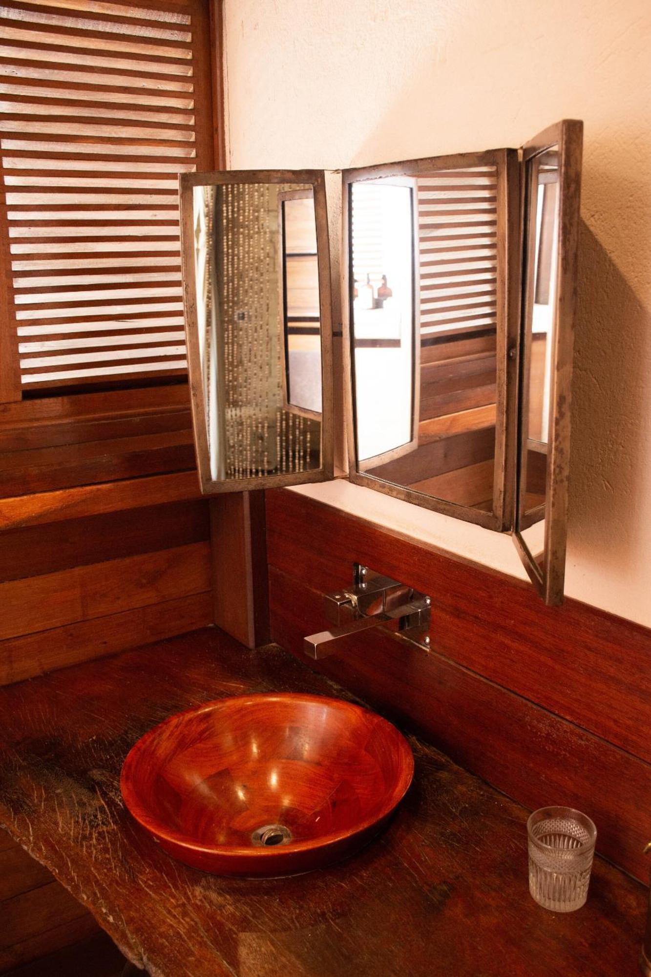 Demeure De La Compagnie Generale Des Huiles Precieuses Bed & Breakfast อิฟาตี ห้อง รูปภาพ