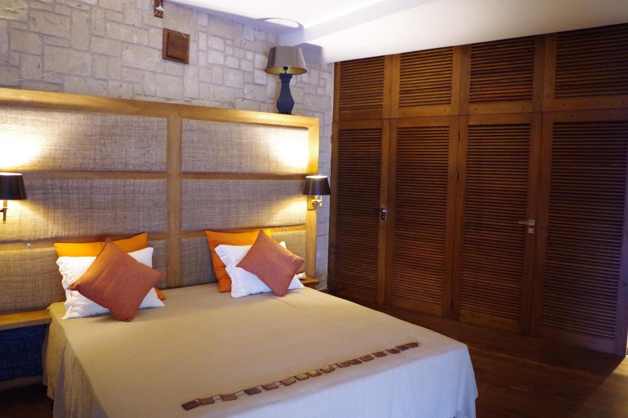 Demeure De La Compagnie Generale Des Huiles Precieuses Bed & Breakfast อิฟาตี ภายนอก รูปภาพ